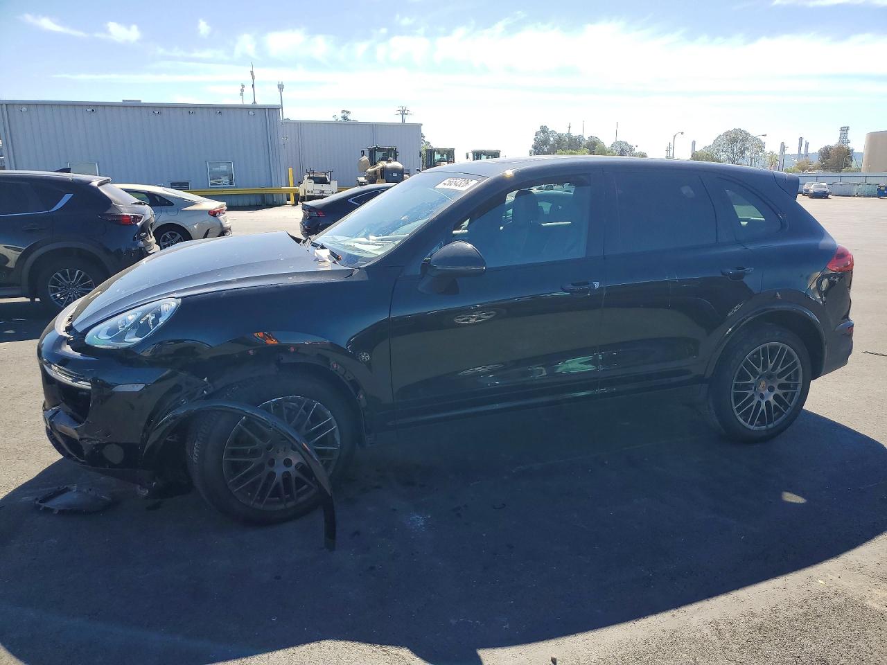 2017 Porsche Cayenne VIN WP1AA2A23HKA90305 photo 1