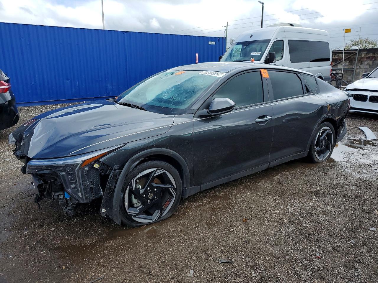 2025 Kia All other VIN 3KPFU4DE6SE211435 photo 1
