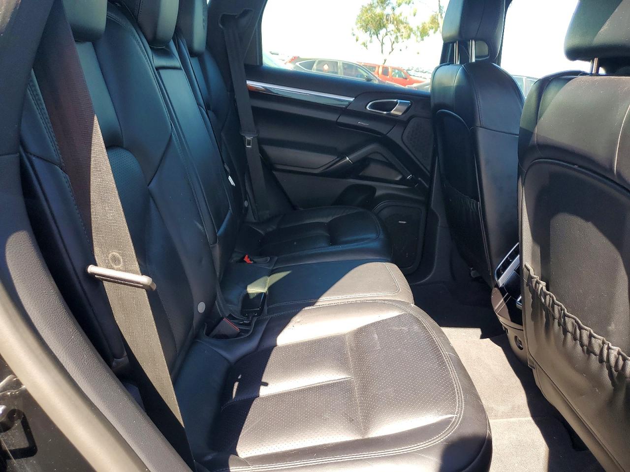2017 Porsche Cayenne VIN WP1AA2A23HKA90305 photo 11