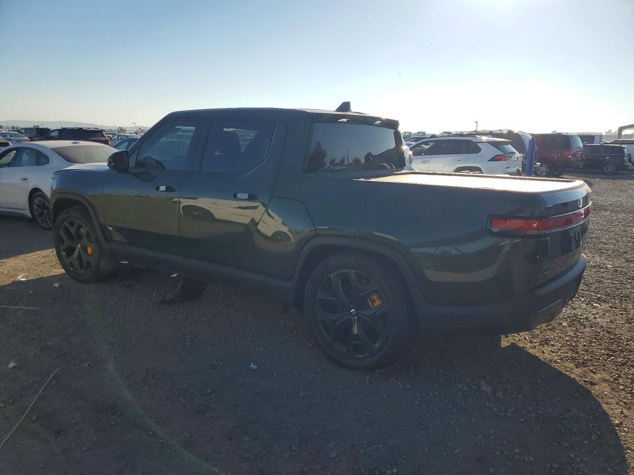 2025 Rivian Rit VIN 7FCTGCAP2SN038240 photo 2