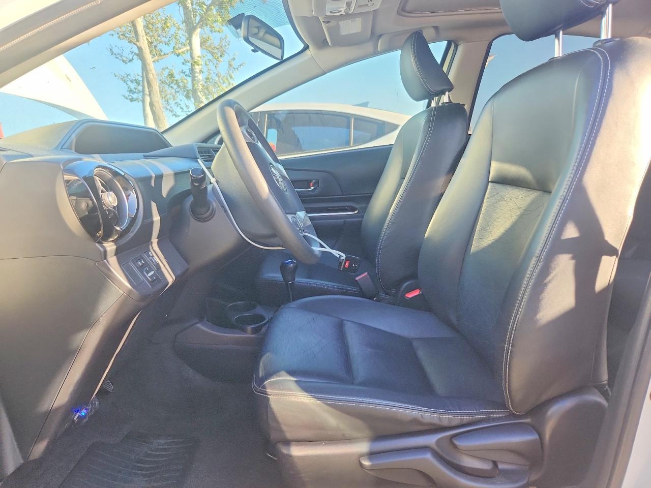 2015 Toyota Prius c th VIN JTDKDTB31F1087917 photo 7