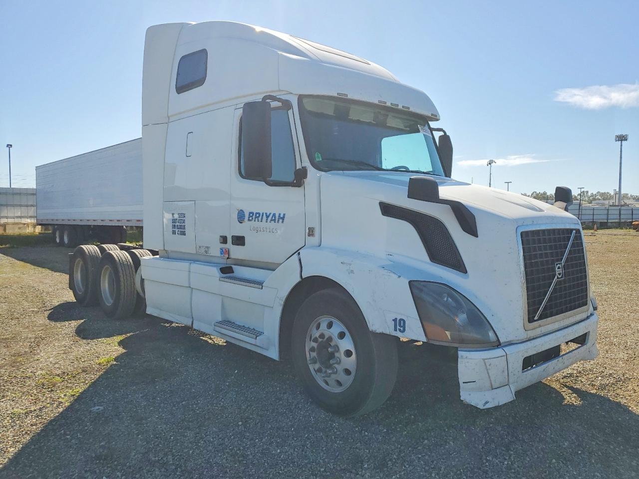 2014 Volvo Vn VIN 4V4NC9EH7EN174971 photo 1