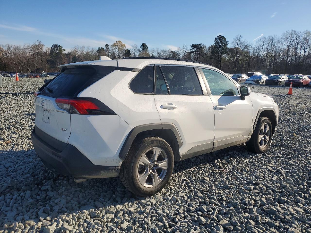 2023 Toyota Rav4 VIN 2T3W1RFV3PC231576 photo 3