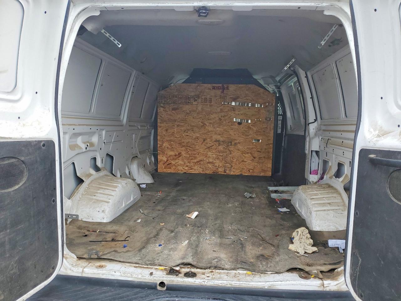 2010 Ford Econoline VIN 1FTSE3EL2ADA95377 photo 10