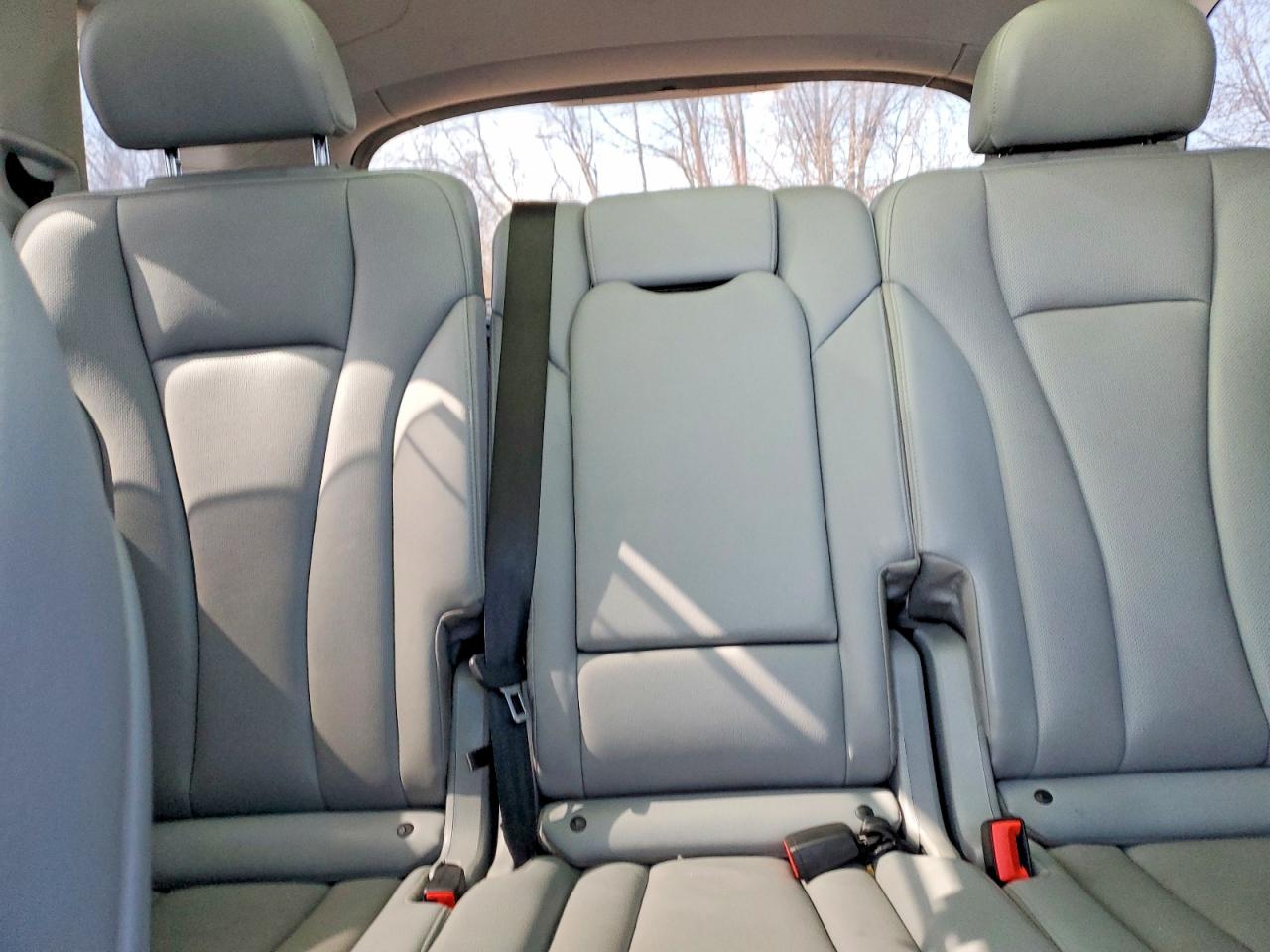 2018 Audi Q7 VIN WA1LAAF72JD015950 photo 10