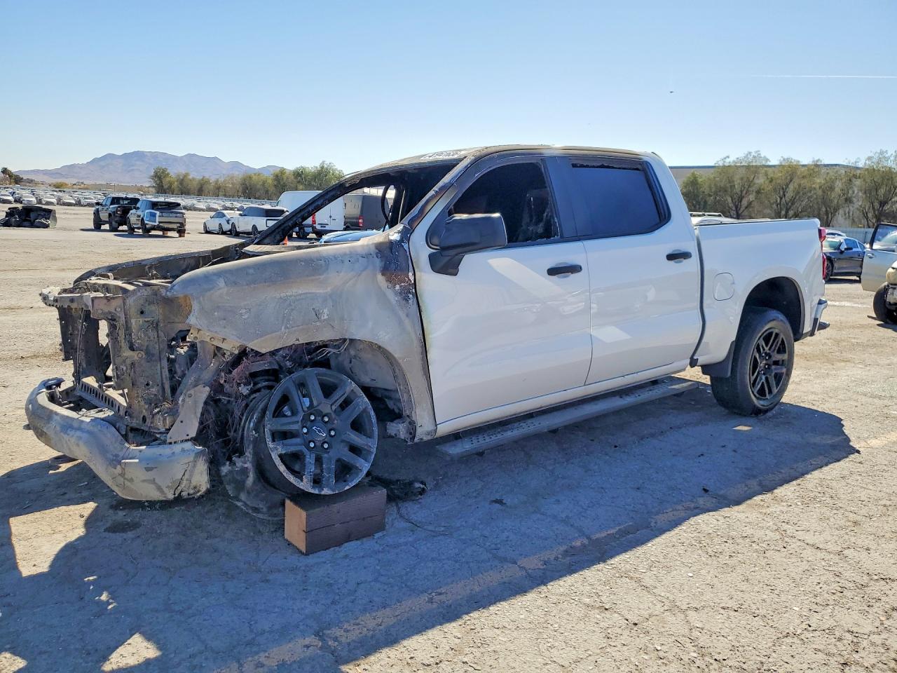 2024 Chevrolet Silverado VIN 3GCPABEK9RG203916 photo 1