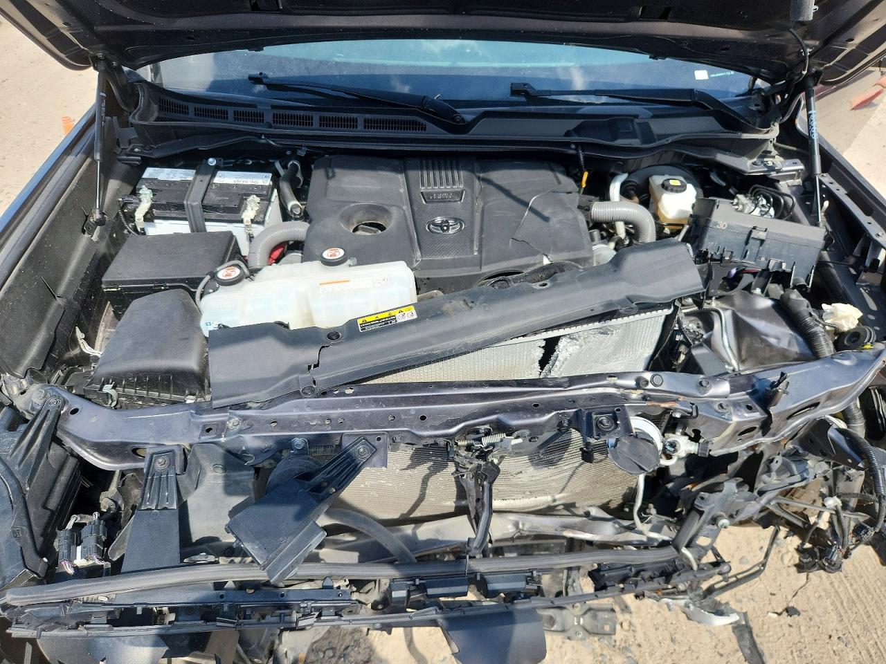 2024 Toyota Tundra VIN 5TFLA5DA9RX177953 photo 11