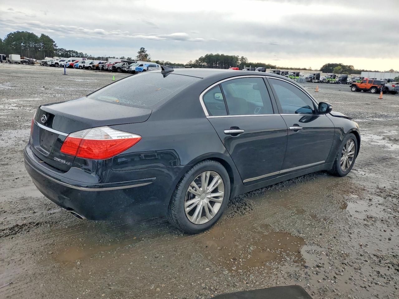 2011 Hyundai Genesis VIN KMHGC4DF0BU133621 photo 3