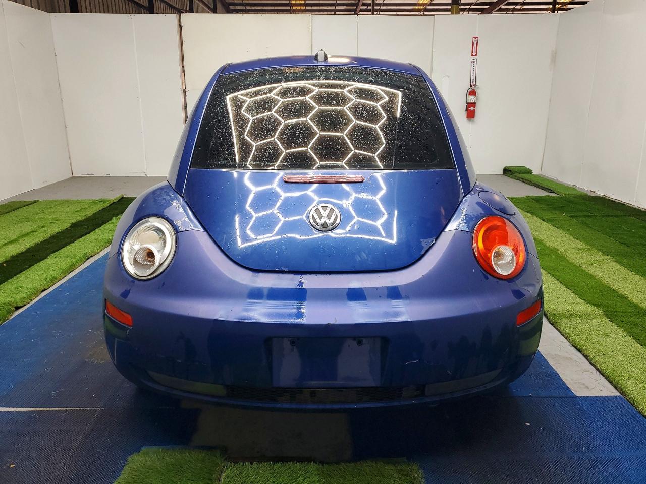 2008 VOLKSWAGEN Beetle VIN 3VWPW31C88M520976 photo 6