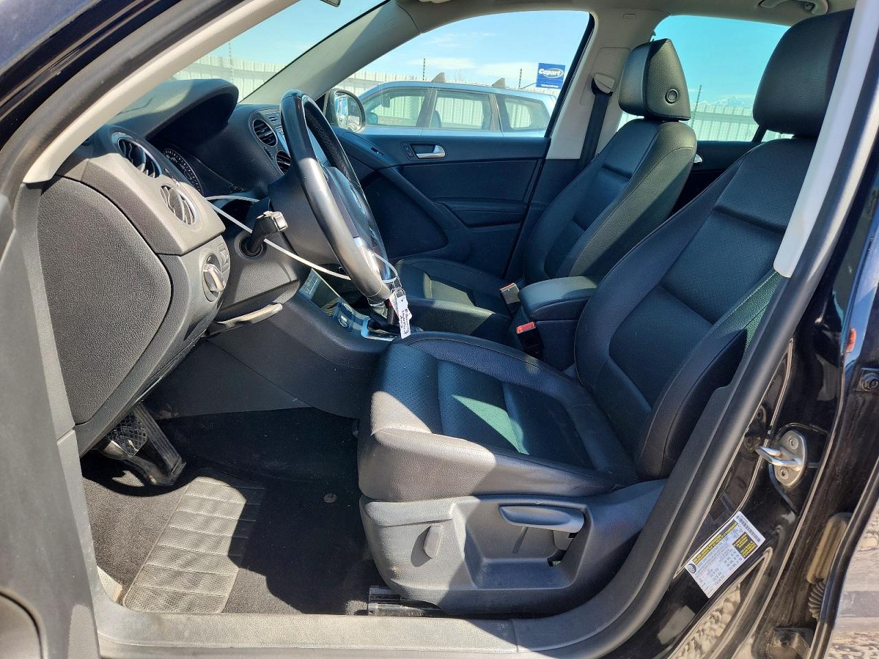2015 VOLKSWAGEN Tiguan VIN WVGBV7AX1FW603250 photo 7