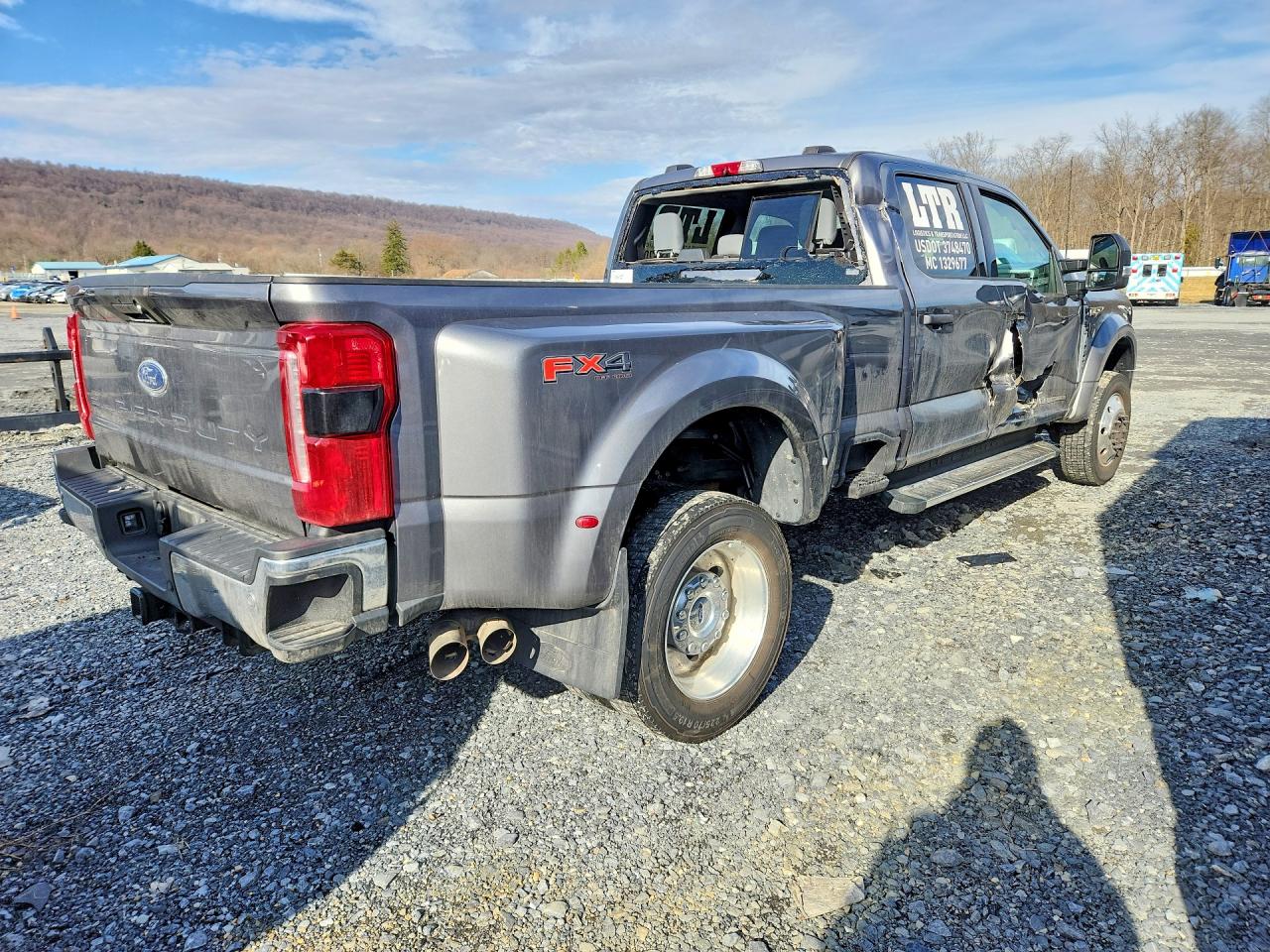 2023 Ford F450 VIN 1FT8W4DT4PED41329 photo 3