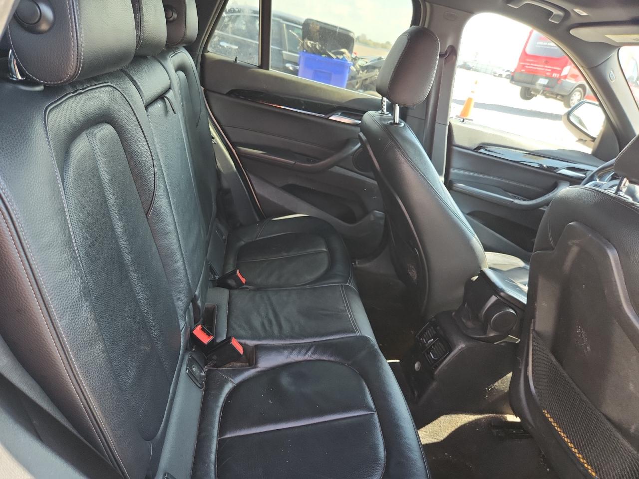2018 BMW X1 VIN WBXHT3C39J5F91084 photo 11