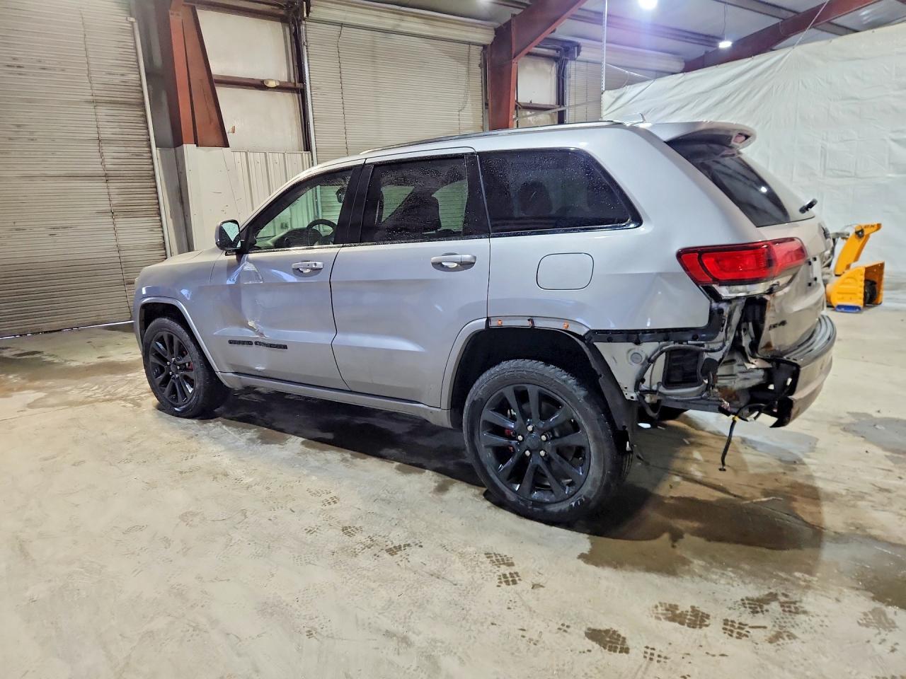 2019 Jeep Grand cher VIN 1C4RJFAGXKC729983 photo 2