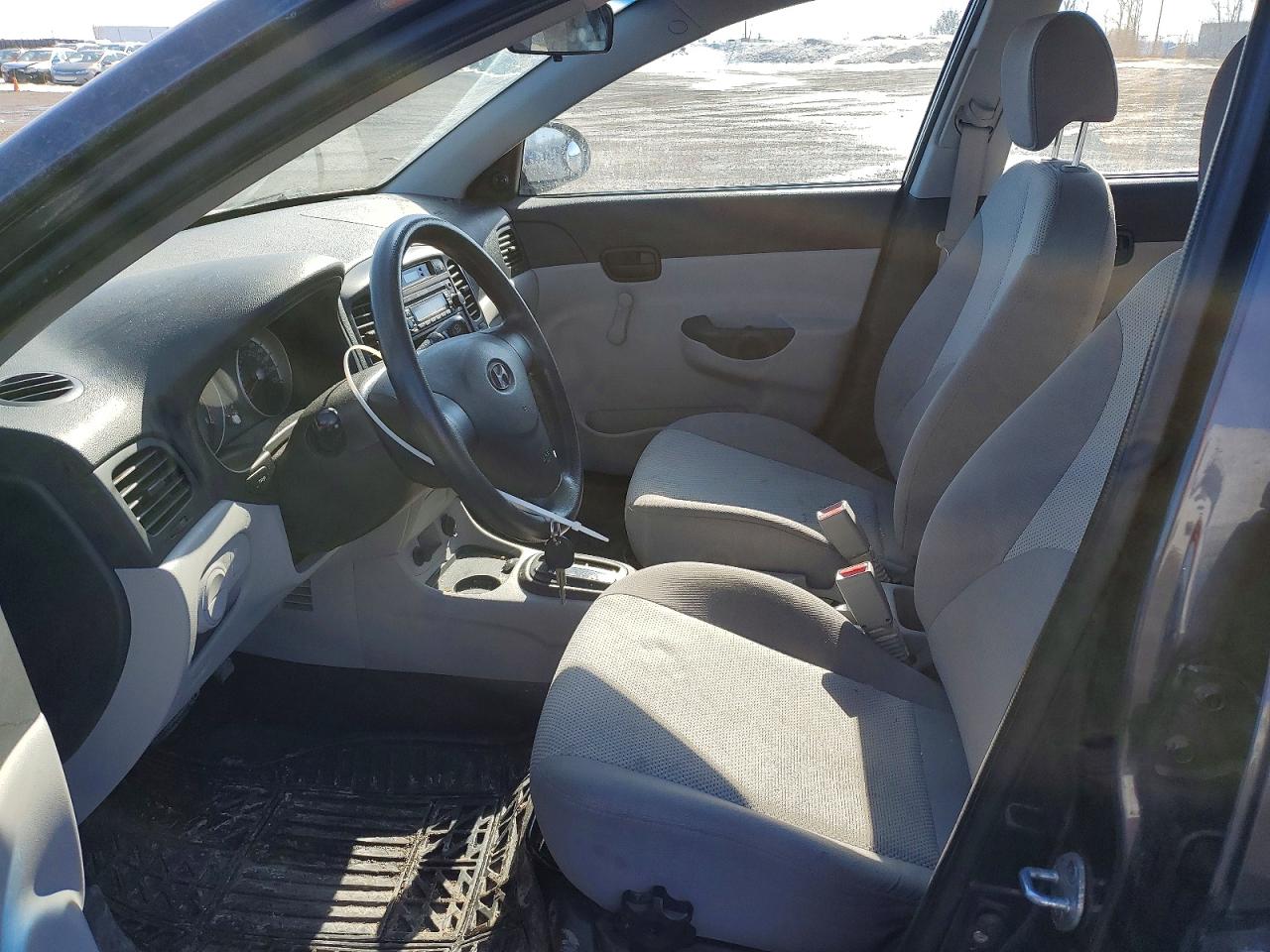 2009 Hyundai Accent VIN KMHCN45C89U348557 photo 7