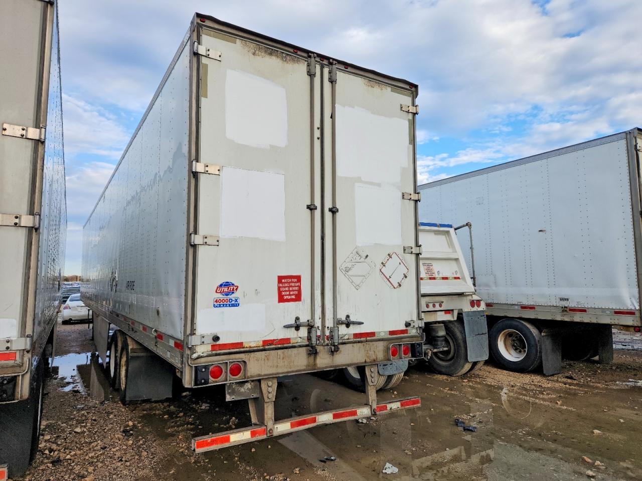 2014 UTILITY All models VIN 1UYVS2535EP766286 photo 3