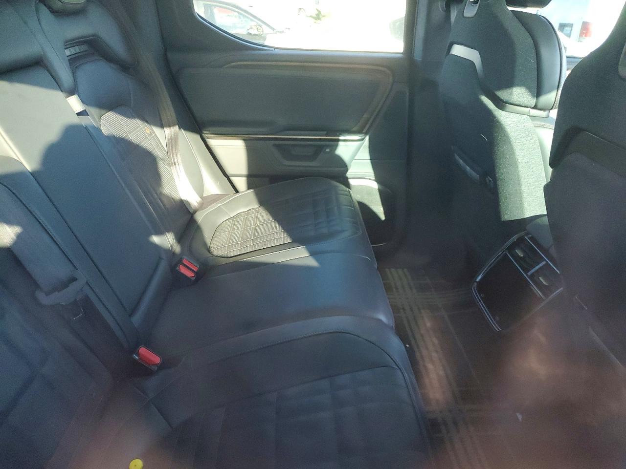 2025 Rivian Rit VIN 7FCTGCAP2SN038240 photo 10