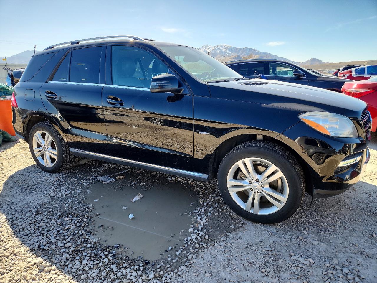 2012 Mercedes-Benz M-class VIN 4JGDA5HB5CA020885 photo 4