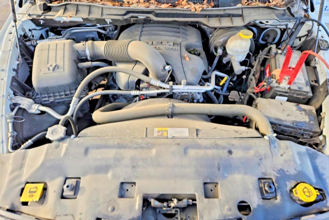 2019 Ram 1500 VIN 3C6JR6AT6KG719152 photo 11