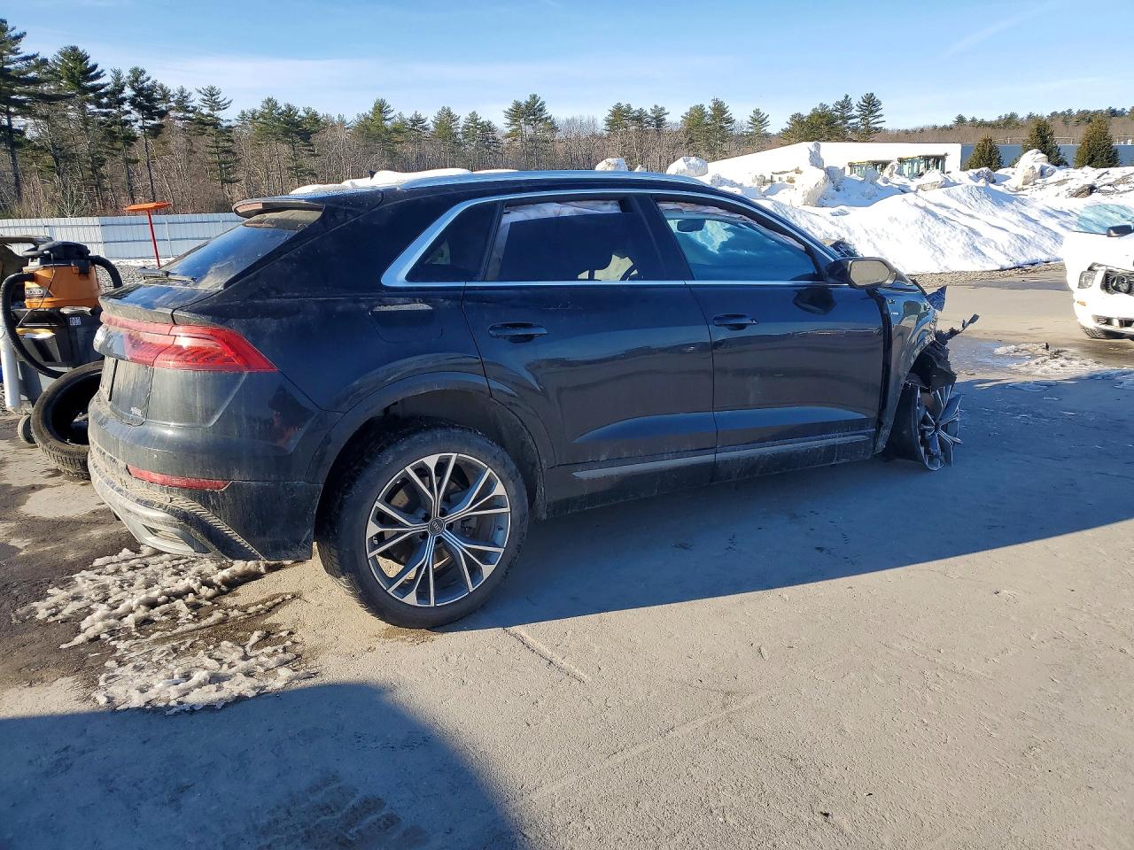 2023 Audi Q8 VIN WA1EVBF1XPD007571 photo 3