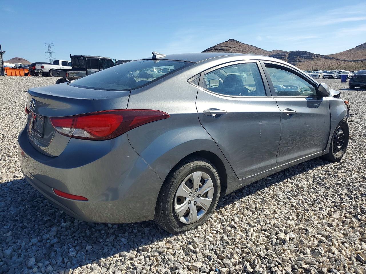 2016 HYUNDAI Elantra VIN KMHDH4AE0GU570316 photo 3