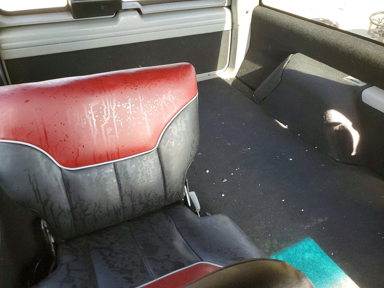 1997 Chevrolet Tahoe VIN 3GNEK18R8VG190200 photo 11