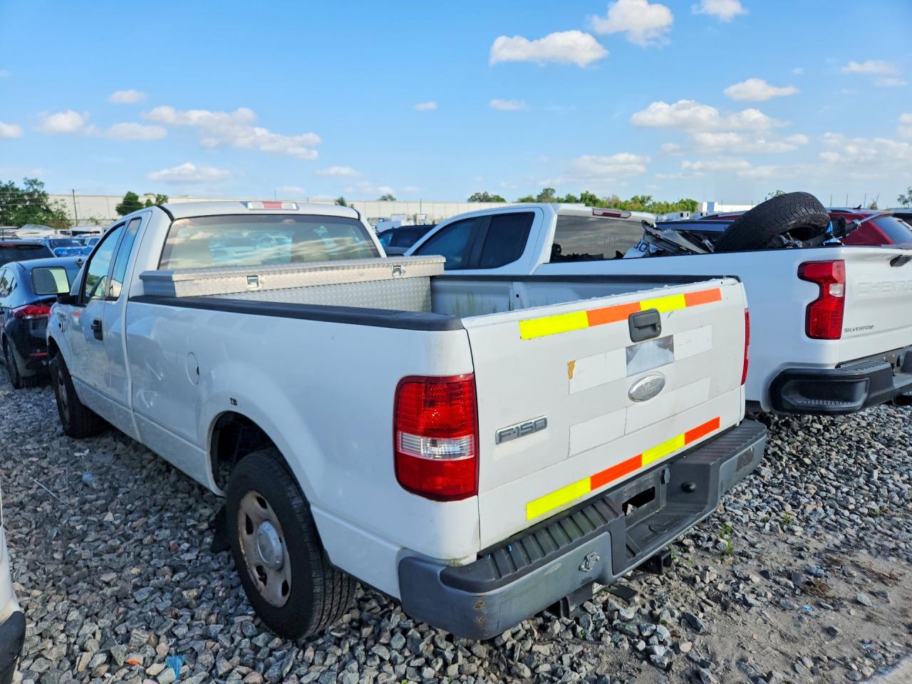 2008 Ford F150 VIN 1FTRF12218KC11105 photo 2