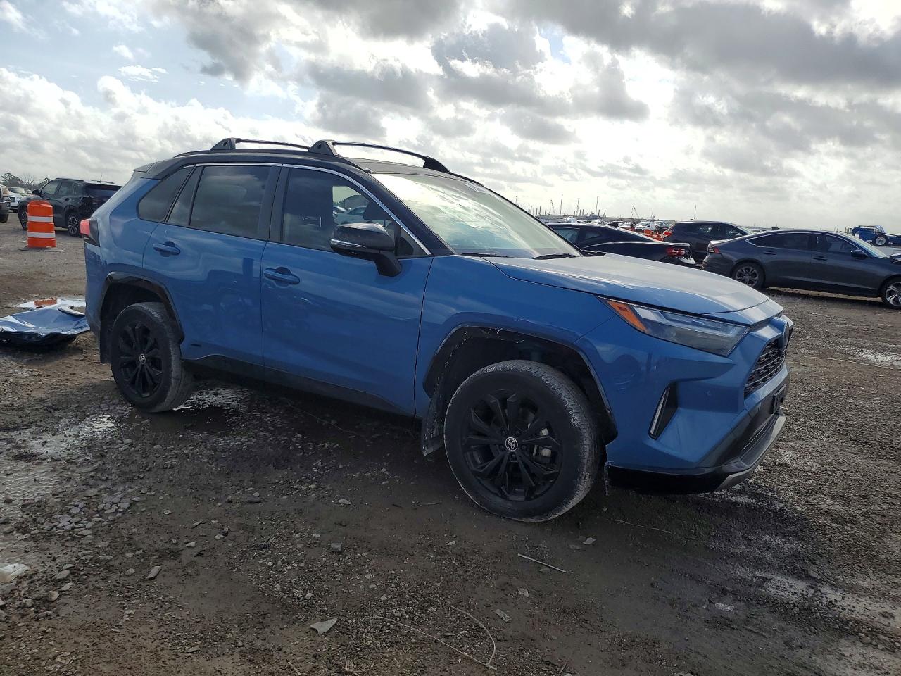 2024 Toyota Rav4 VIN JTME6RFV5RD559366 photo 4