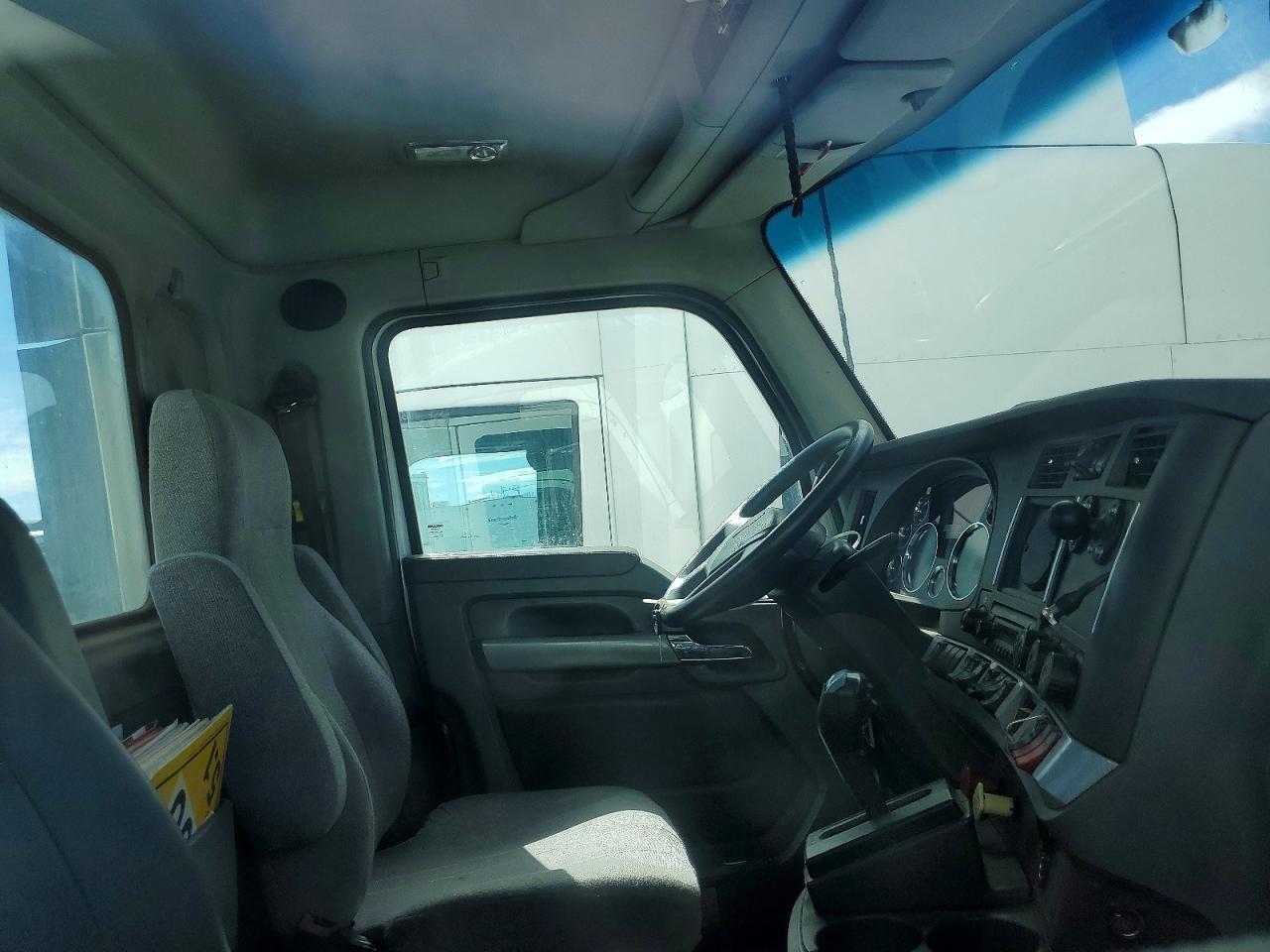 2014 KENWORTH All other VIN 1XKYA48X0EJ402664 photo 5