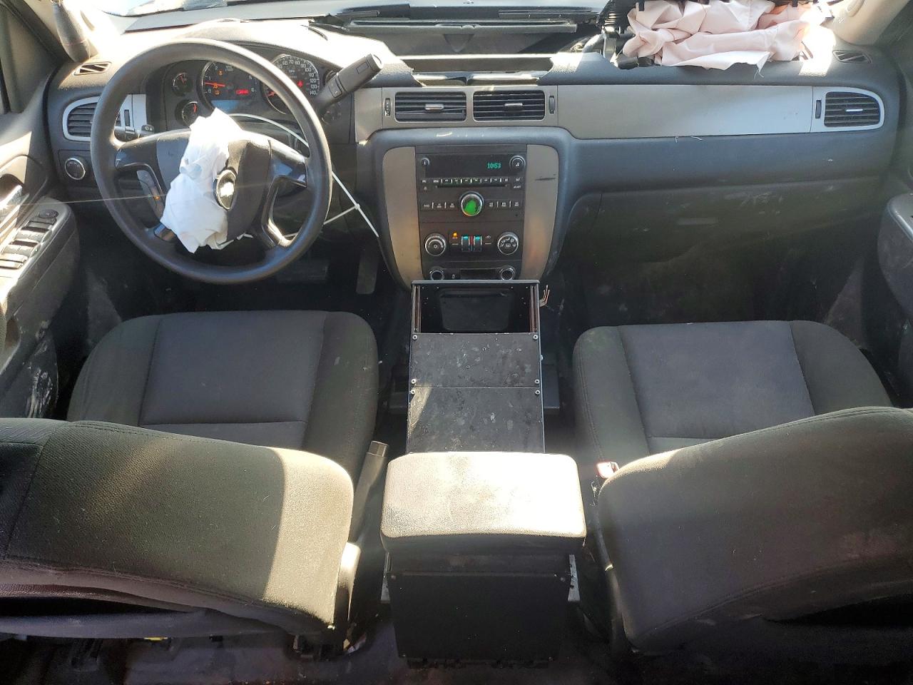 2013 Chevrolet Tahoe VIN 1GNLC2E07DR216364 photo 8