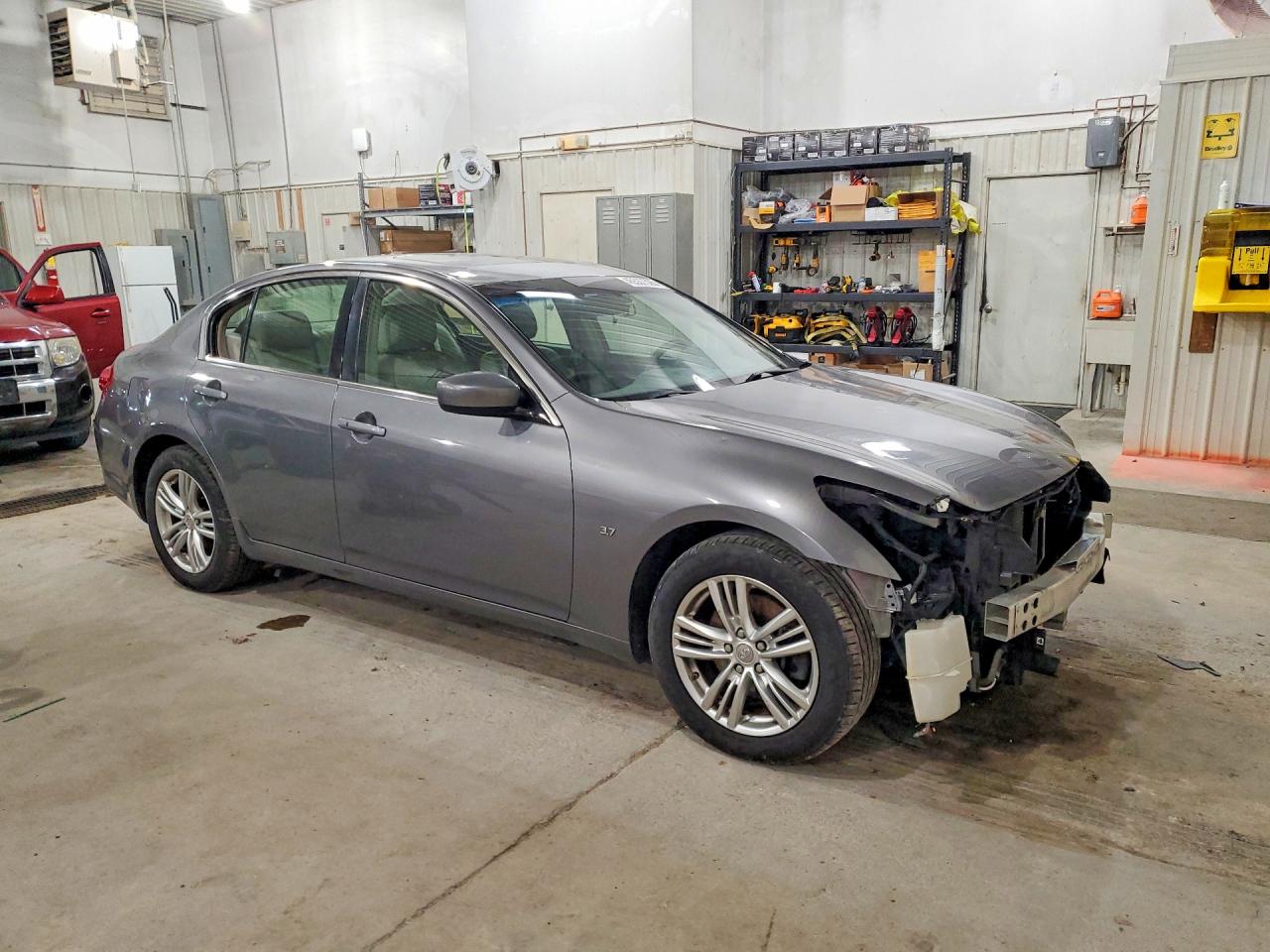 2015 Infiniti Q40 VIN JN1CV6AR0FM521934 photo 4
