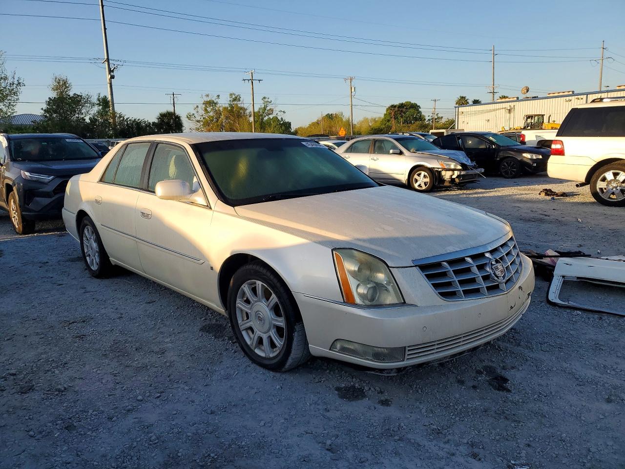2008 Cadillac Dts VIN 1G6KD57Y38U141450 photo 4