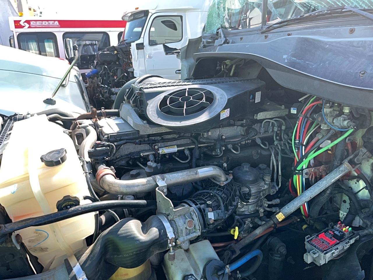 2015 FREIGHTLINER Cascadia VIN 3AKJGLD56FSFX3953 photo 7