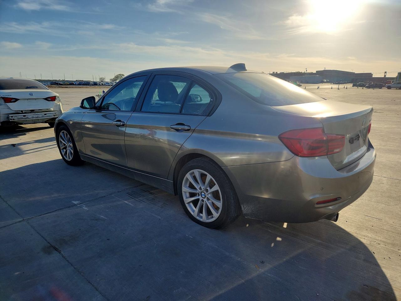 2017 BMW 3 series VIN WBA8E1G58HNU13968 photo 2
