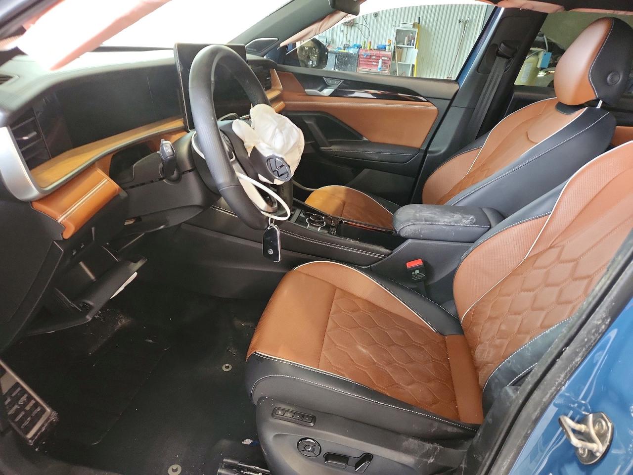 2025 Tiguan VIN 3VVLR7RM8SM049711 photo 7