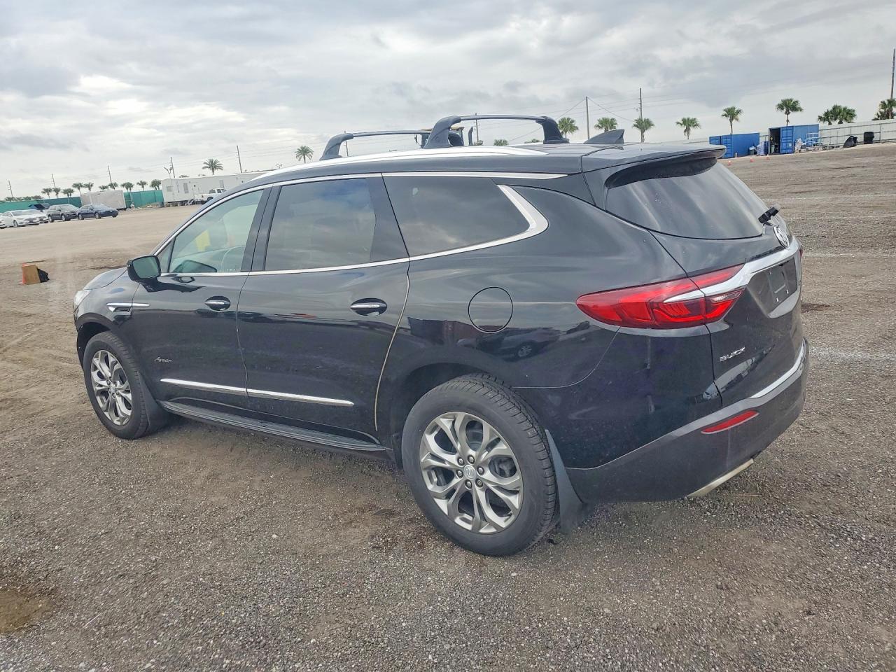 2018 Buick Enclave VIN 5GAEVCKW7JJ209341 photo 2