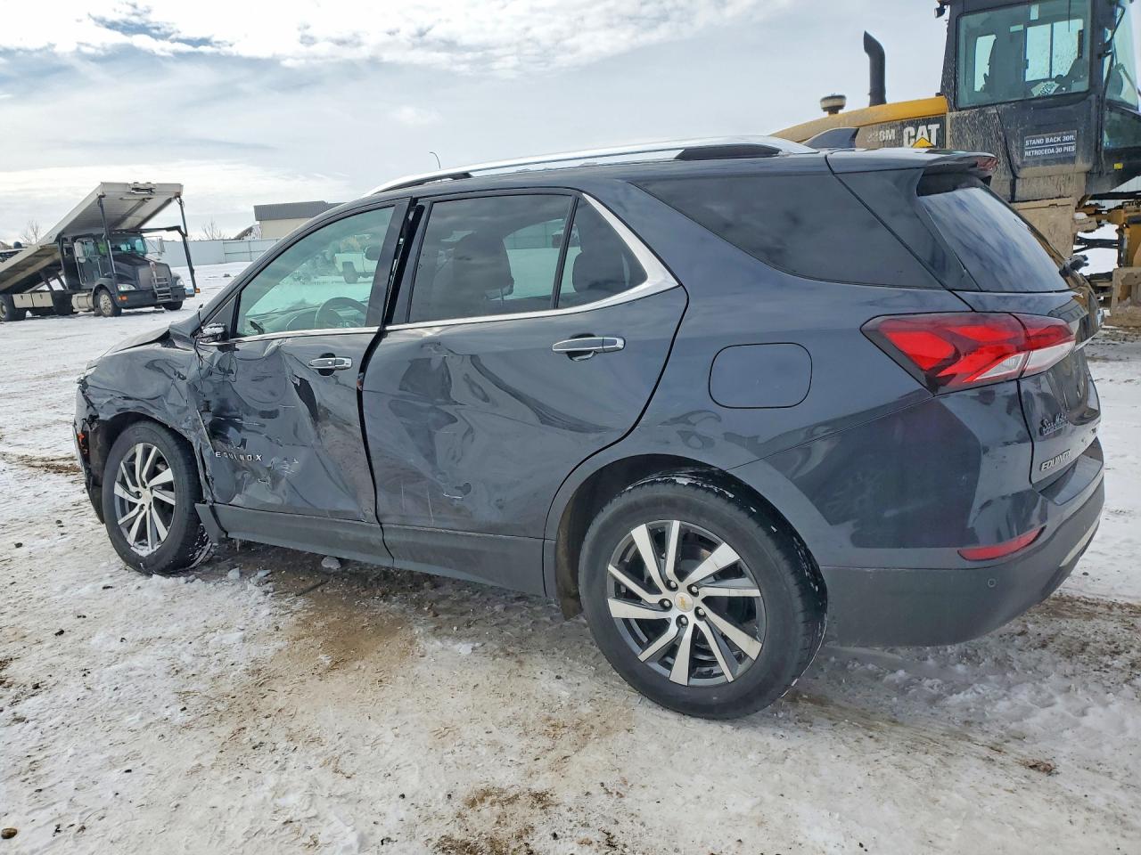 2022 Chevrolet Equinox VIN 2GNAXXEVXN6124893 photo 2
