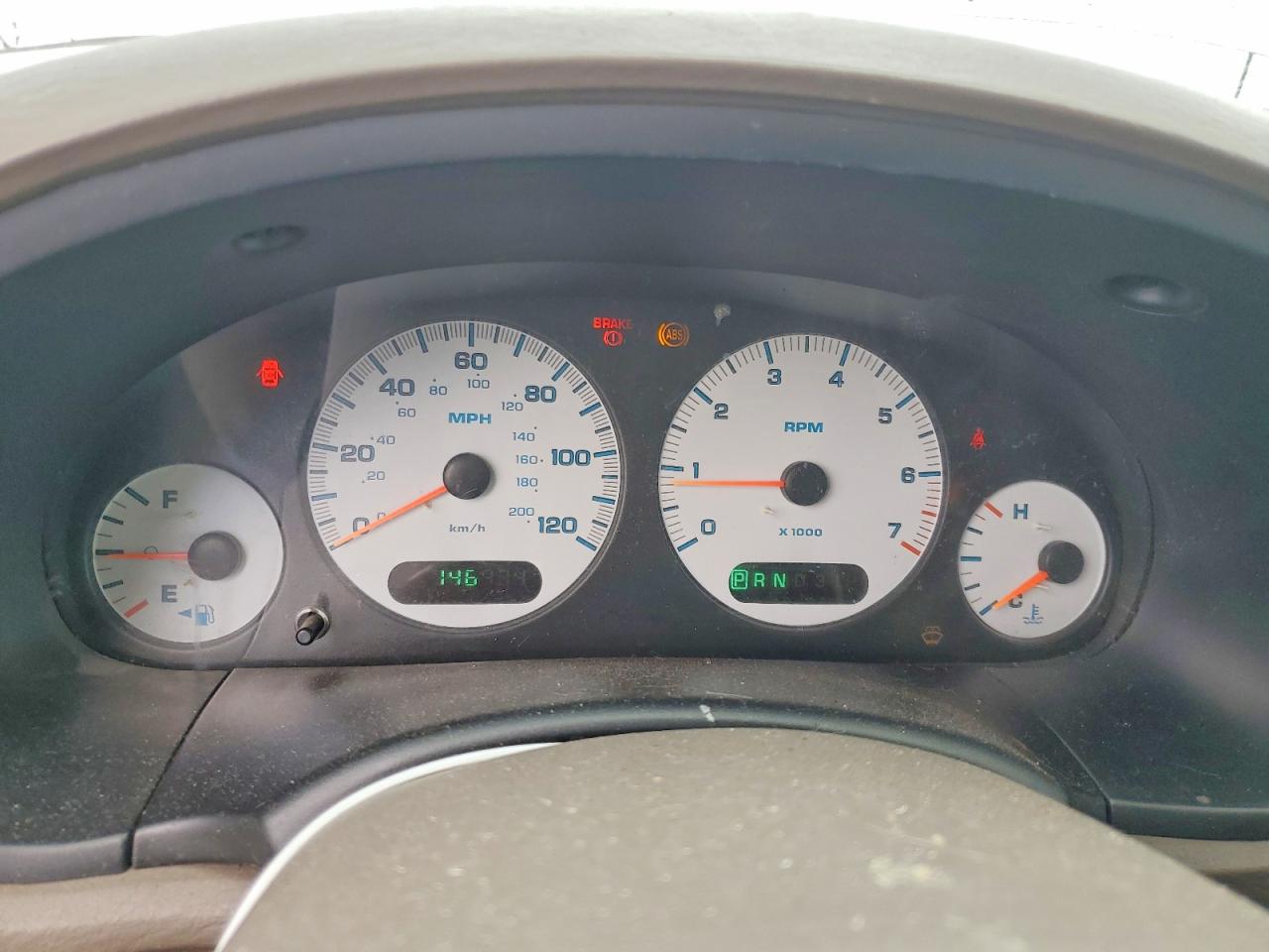 2003 Chrysler Town and country VIN 2C4GP44383R323681 photo 9