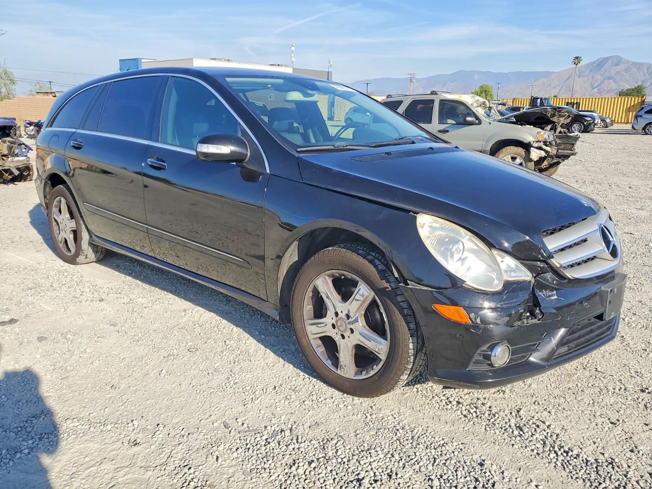 2008 Mercedes-Benz R-class VIN 4JGCB65E28A074004 photo 4