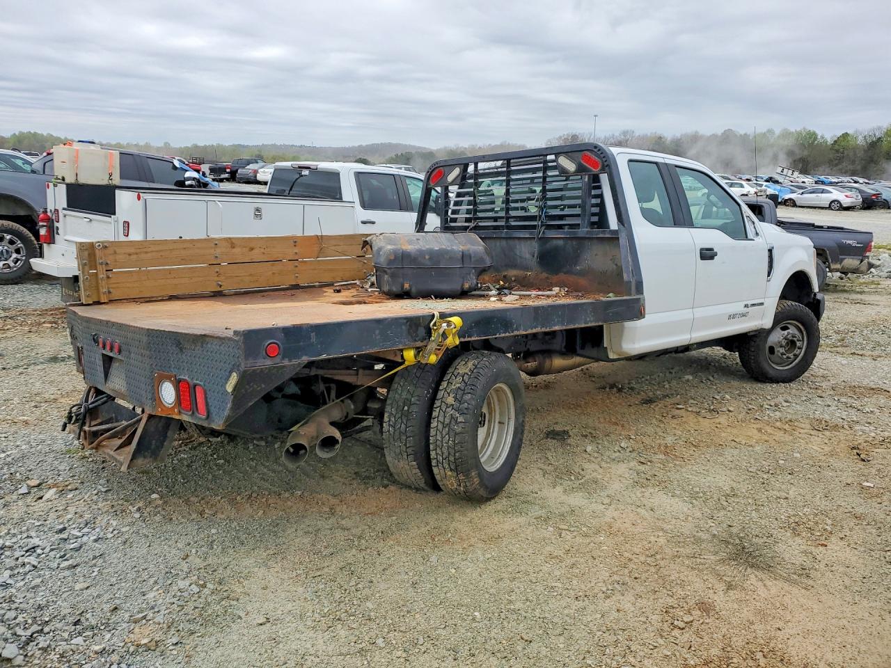 2017 Ford F350 VIN 1FD8X3HT2HEC18305 photo 3
