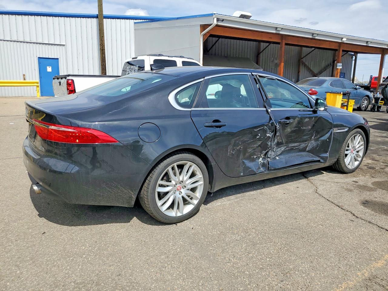 2016 Jaguar Xf VIN SAJBK4BV9GCY16198 photo 3
