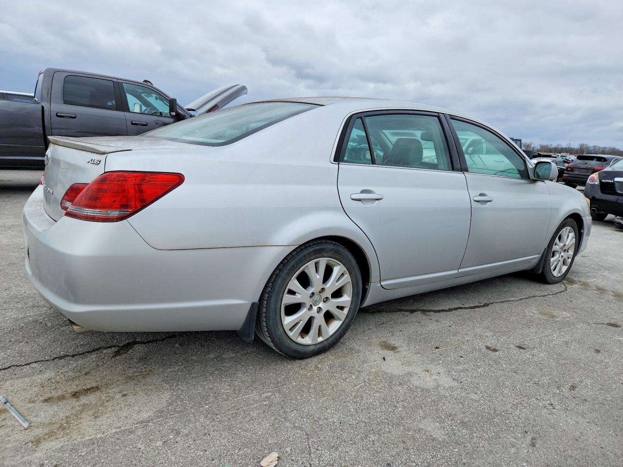 2008 Toyota Avalon VIN 4T1BK36B48U315445 photo 3