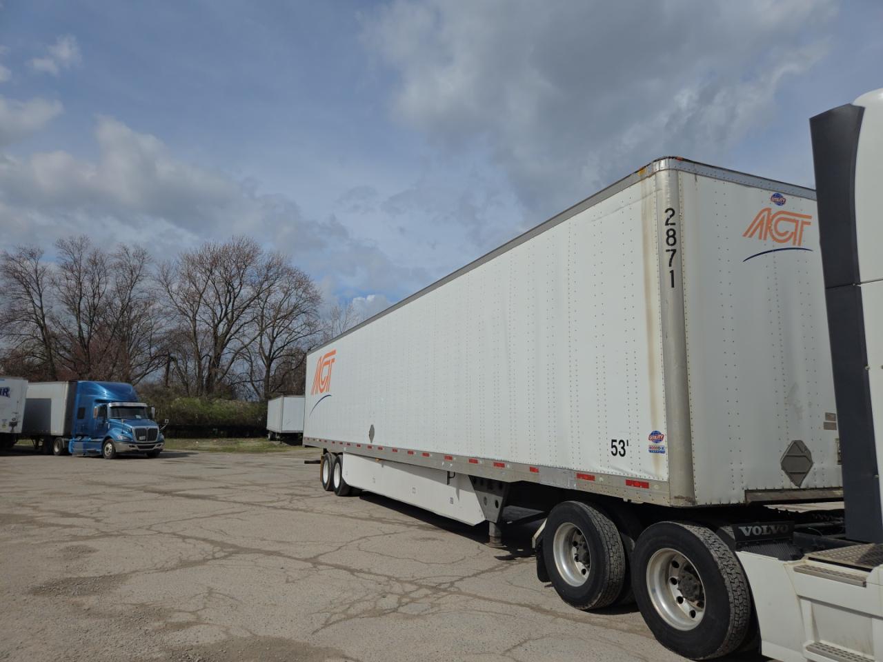 2017 UTIL Dry van tr VIN 1UYVS2533HP863135 photo 1
