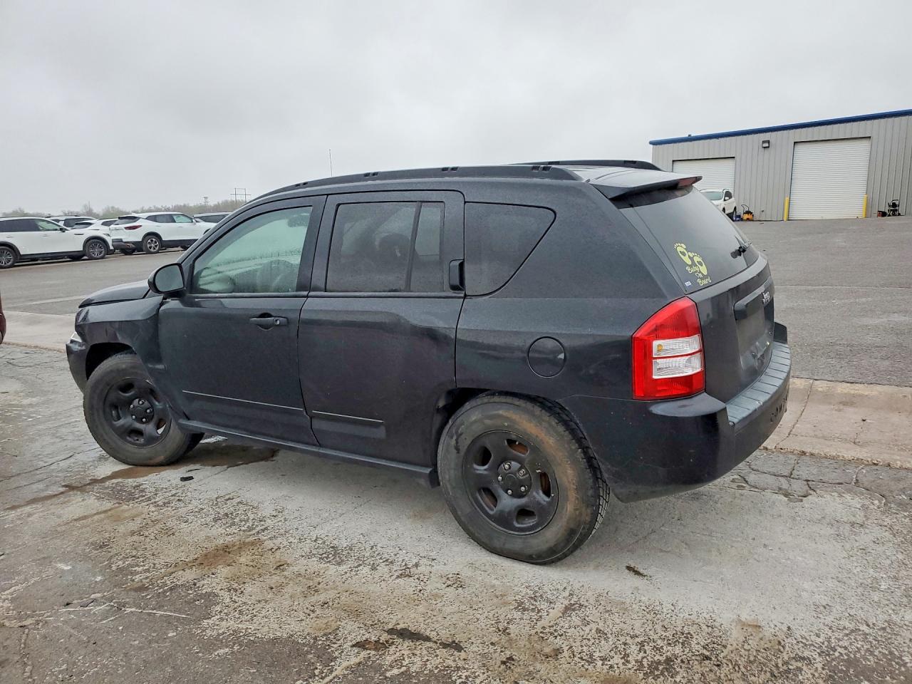 2008 Jeep Compass VIN 1J8FT47098D689659 photo 2