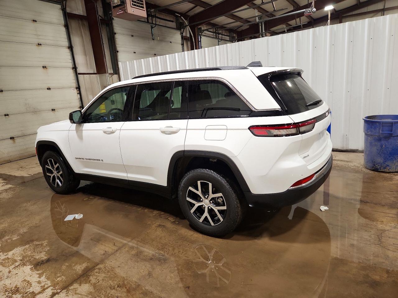 2025 JEEP Cherokee VIN 1C4RJHBG5SC315813 photo 2