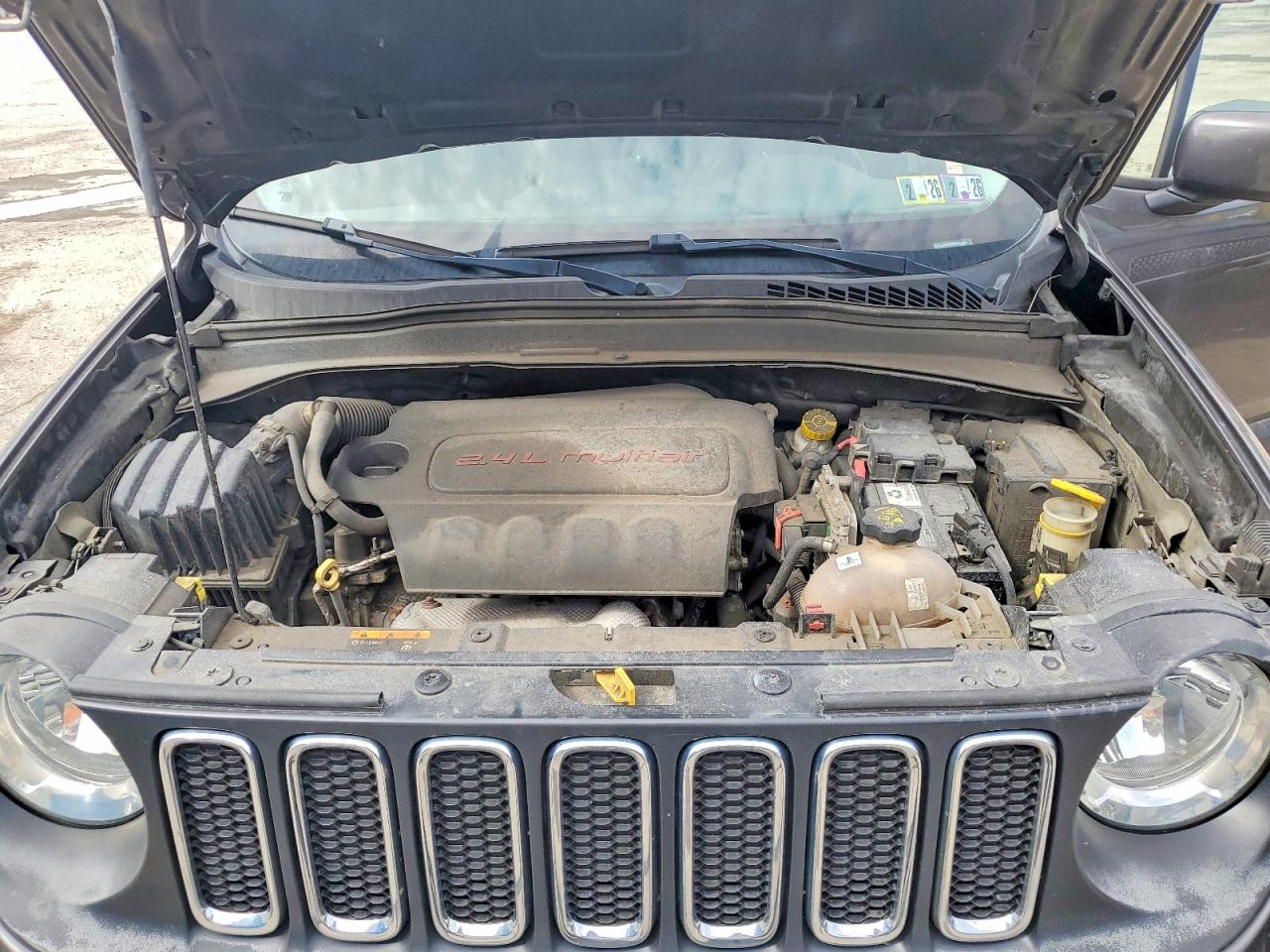2017 Jeep Renegade VIN ZACCJABB5HPF64425 photo 11
