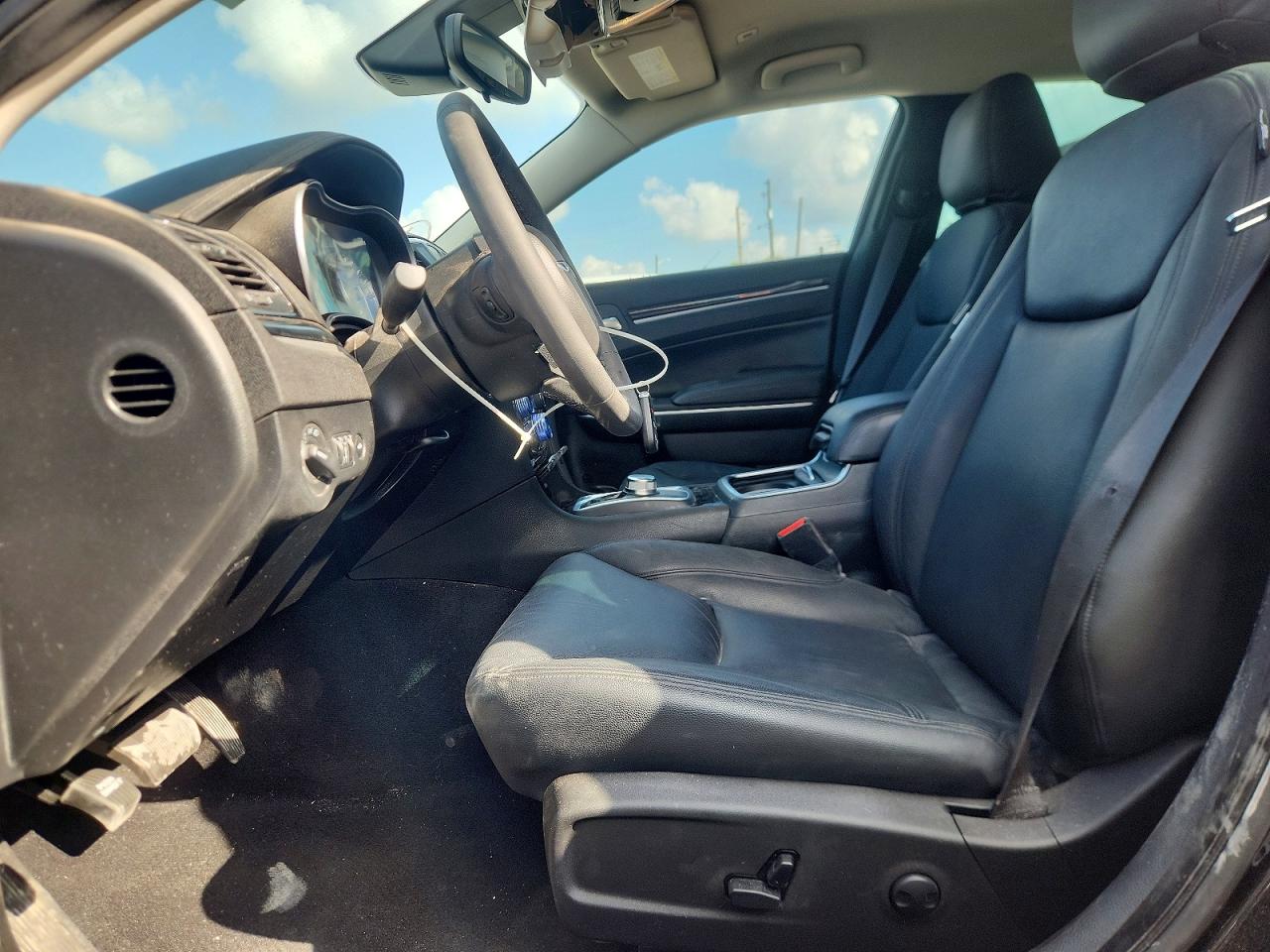 2023 CHRYSLER 300 VIN 2C3CCAAGXPH676732 photo 7