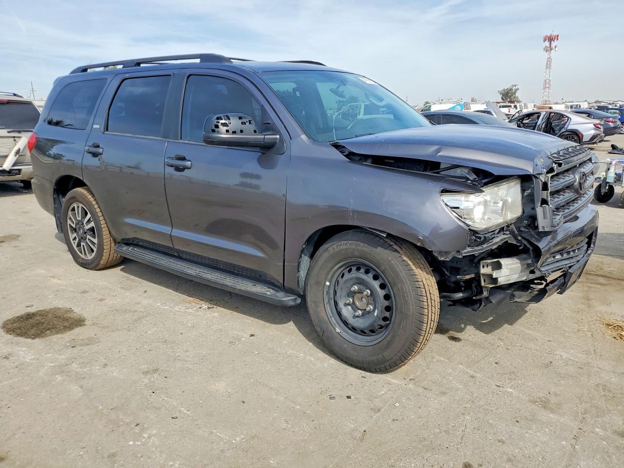 2017 Toyota Sequoia VIN 5TDZY5G12HS068465 photo 4