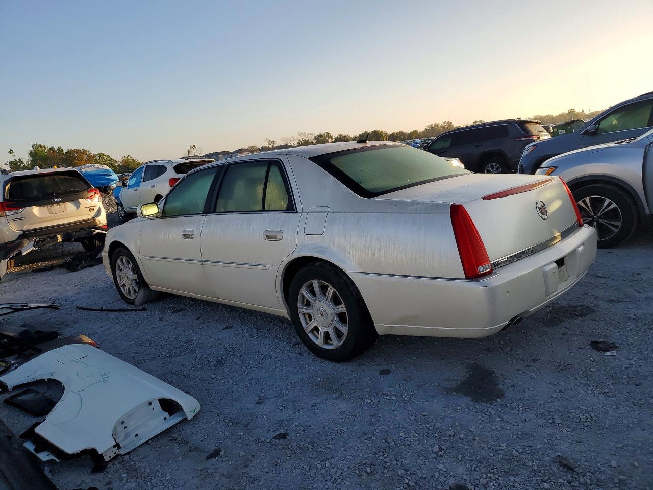2008 Cadillac Dts VIN 1G6KD57Y38U141450 photo 2
