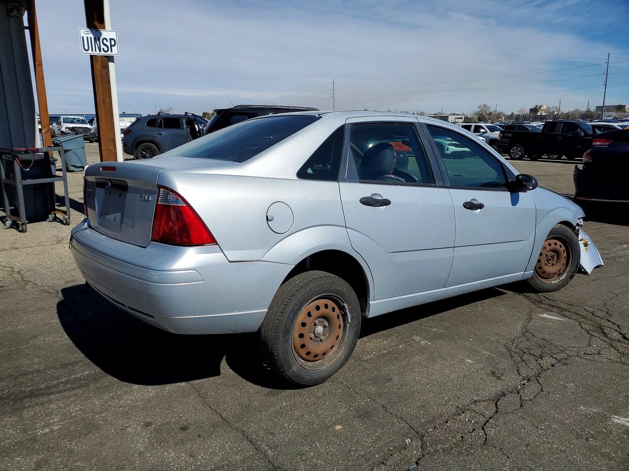 2005 FORD Focus VIN 1FAFP34N35W271822 photo 3