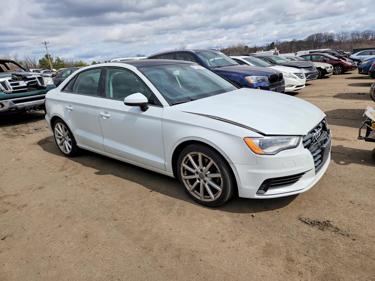 2015 Audi S3 VIN WAUBFGFF6F1139481 photo 4